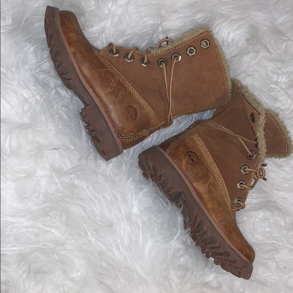 Brown rustic timbaland kids boots size 6🔥🔥🔥🔥🔥